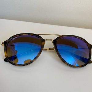 Ray ban blue mirror aviator glasses